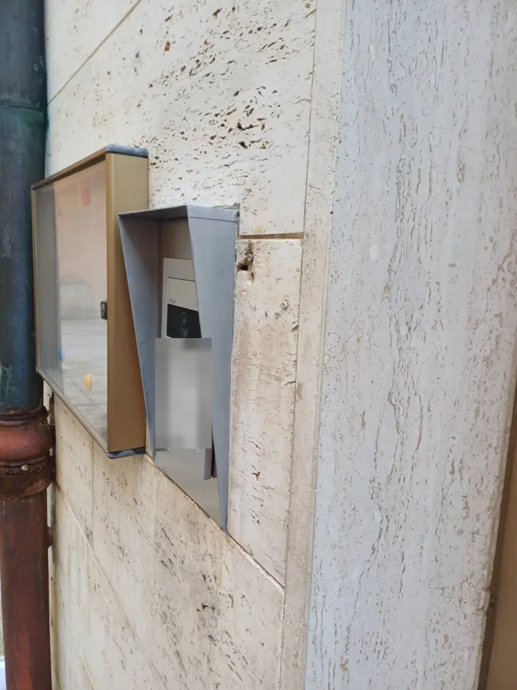 Pulsantiera videocitofono a Baone